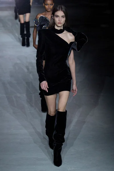 Look 80